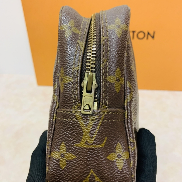 💋Authentic Louis Vuitton Trousse 23 - Picture 11 of 16